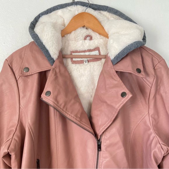 Sebby Collection Faux Fur/Leather Moto Jacket - Picture 5 of 14